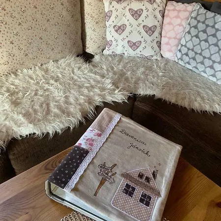 Drevenica Janosik בית כפרי טרצ'ובה